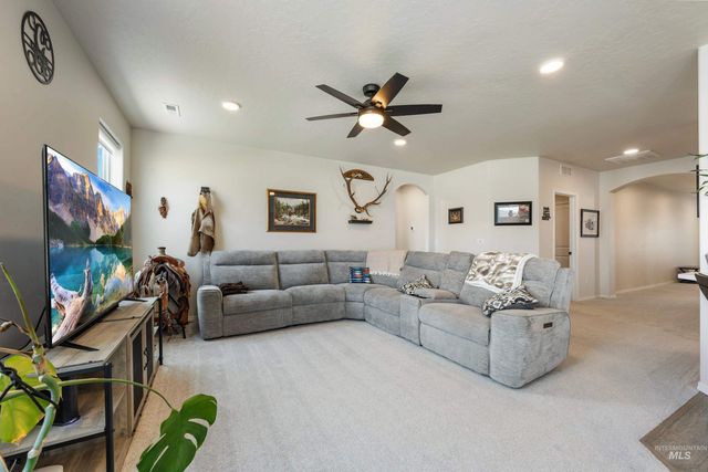 11106 Shadow Glen Dr, Caldwell, ID 83605
