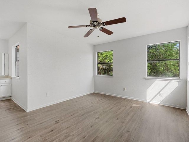7825 Beauregard CIR 4, Austin, TX 78745
