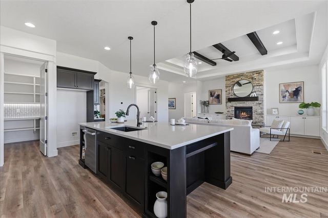 6897 E Chicken Hawk Loop, Nampa, ID 83686