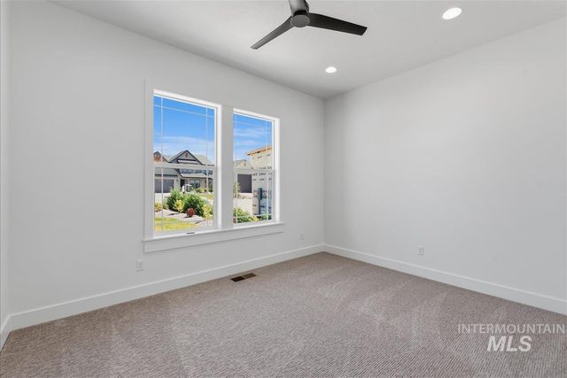 6897 E Chicken Hawk Loop, Nampa, ID 83686