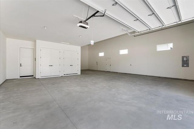 6897 E Chicken Hawk Loop, Nampa, ID 83686