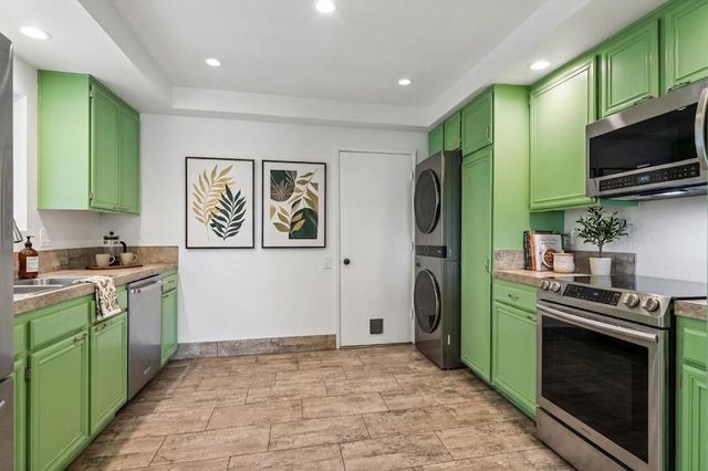 1683 Tam O Shanter Plaza, Palm Springs, CA 92264
