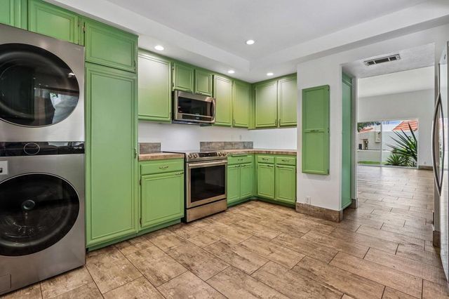1683 Tam O Shanter Plaza, Palm Springs, CA 92264