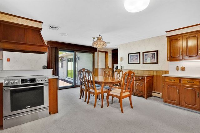 29 West St, Ludlow, MA 01056