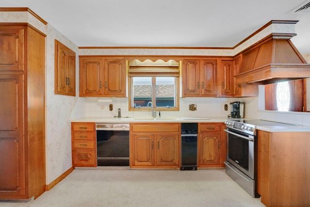 29 West St, Ludlow, MA 01056