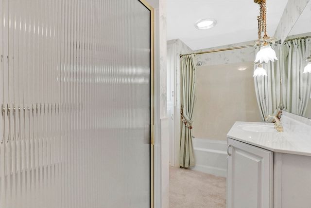 29 West St, Ludlow, MA 01056