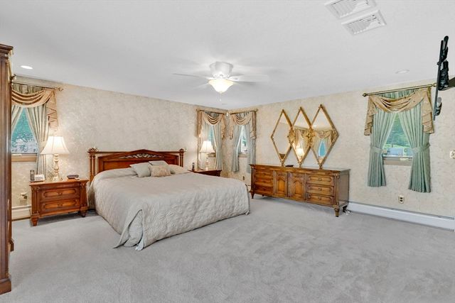 29 West St, Ludlow, MA 01056