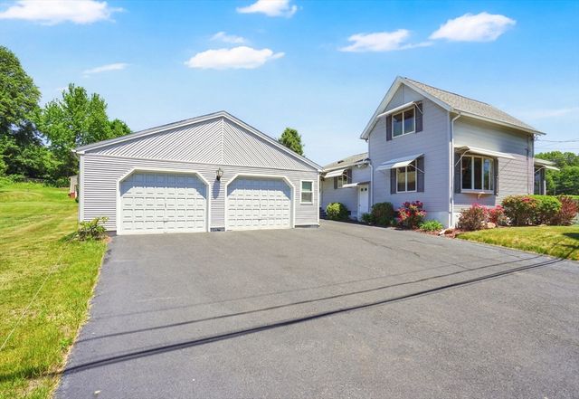29 West St, Ludlow, MA 01056