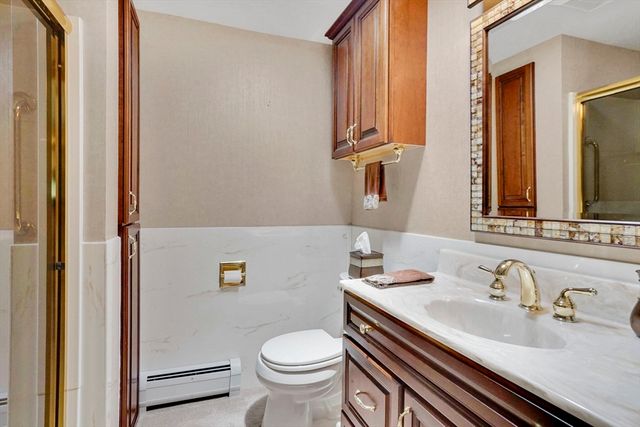 29 West St, Ludlow, MA 01056