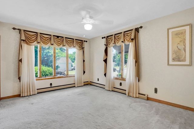 29 West St, Ludlow, MA 01056