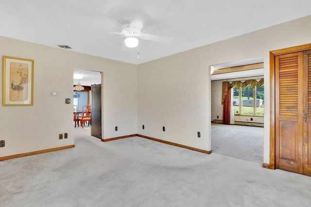 29 West St, Ludlow, MA 01056