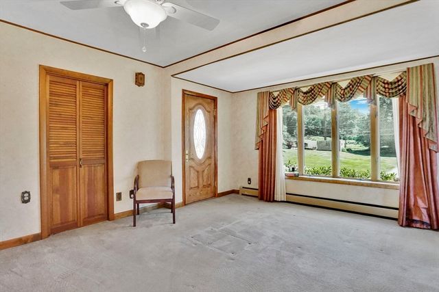 29 West St, Ludlow, MA 01056