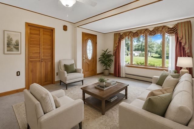 29 West St, Ludlow, MA 01056