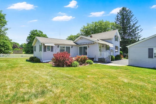 29 West St, Ludlow, MA 01056