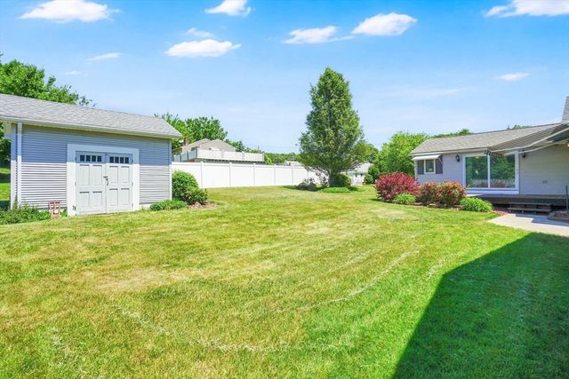 29 West St, Ludlow, MA 01056