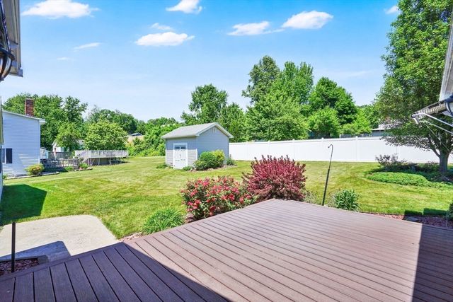 29 West St, Ludlow, MA 01056