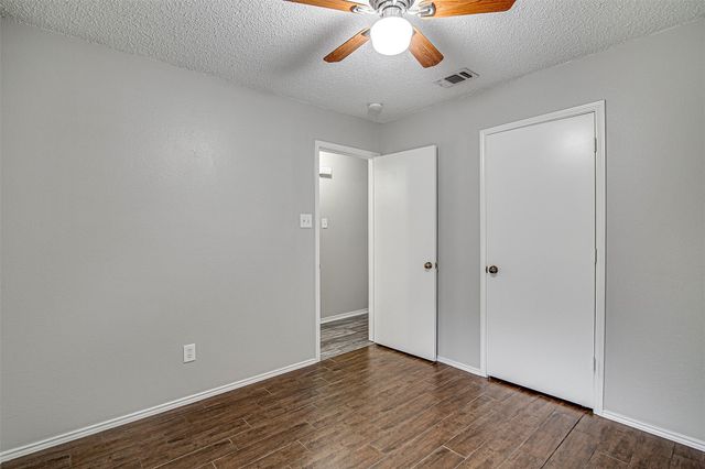 636 Green Mountain Road, Burleson, TX 76028