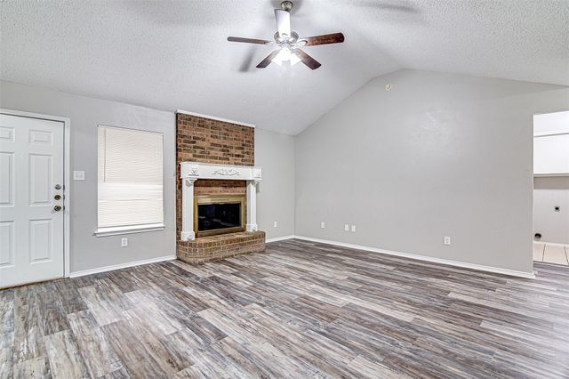 636 Green Mountain Road, Burleson, TX 76028