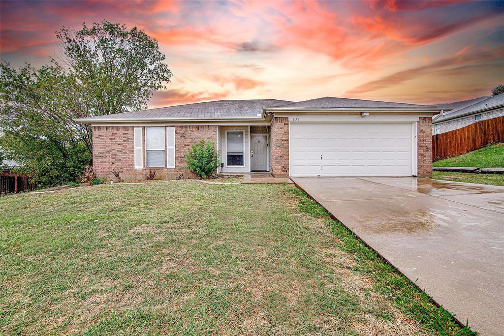 636 Green Mountain Road, Burleson, TX 76028