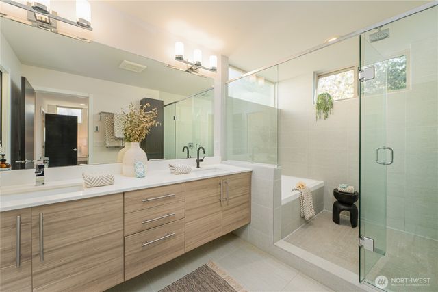 2037 NW 65th Street, Seattle, WA 98117