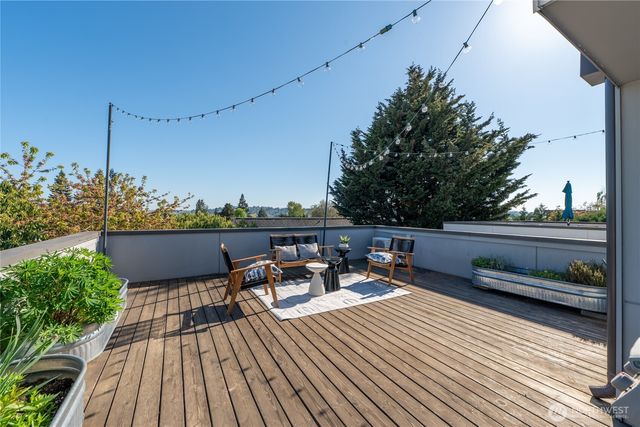 2037 NW 65th Street, Seattle, WA 98117