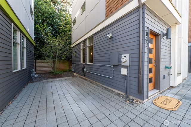 2037 NW 65th Street, Seattle, WA 98117
