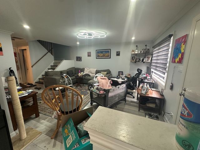 5700 Dutch Mill Court B, Hanover Park, IL 60133