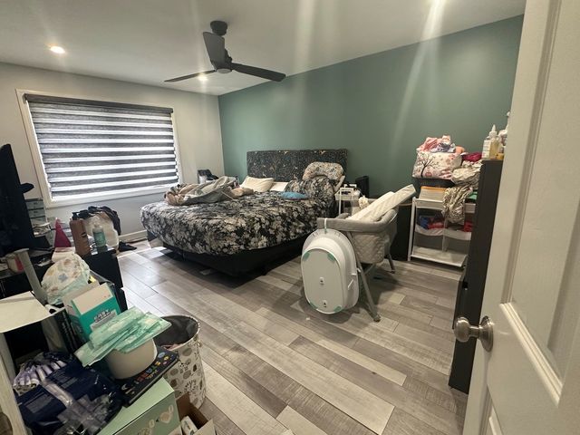 5700 Dutch Mill Court B, Hanover Park, IL 60133