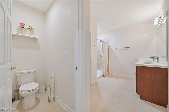 1009 Jacaranda PKWY E, Cape Coral, FL 33909