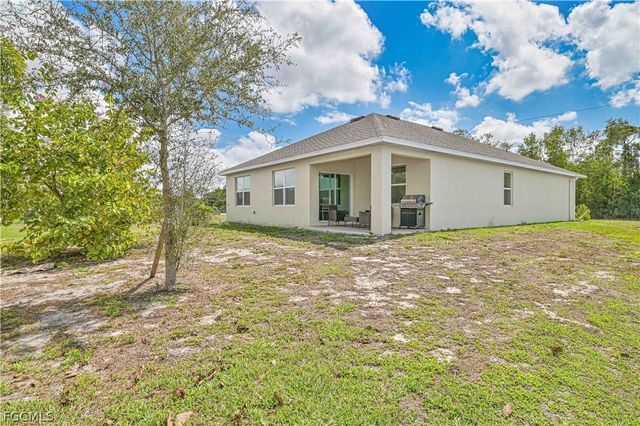 1009 Jacaranda PKWY E, Cape Coral, FL 33909