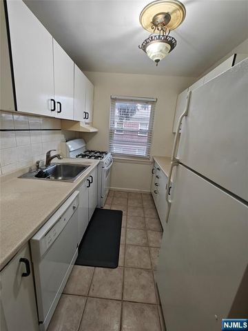 180 Hillside Avenue K1, Leonia, NJ 07605