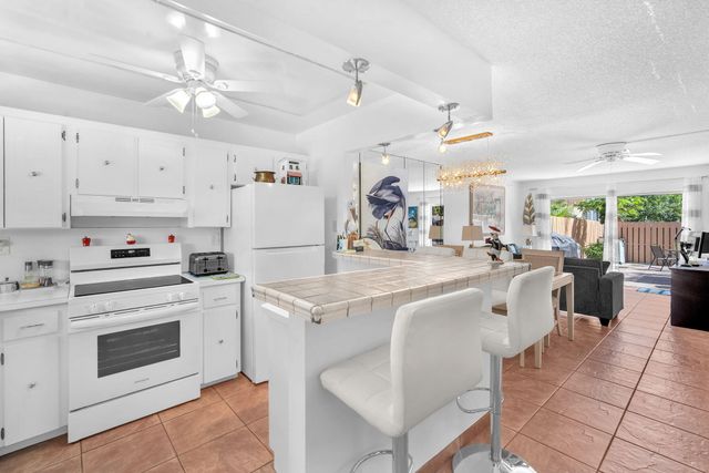 450 SE 7th Street, Dania Beach, FL 33004