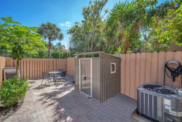 450 SE 7th Street, Dania Beach, FL 33004
