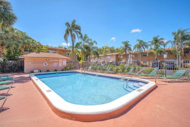450 SE 7th Street, Dania Beach, FL 33004