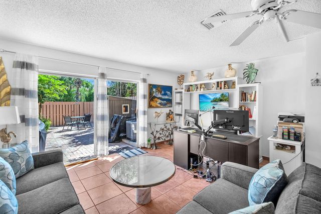 450 SE 7th Street, Dania Beach, FL 33004
