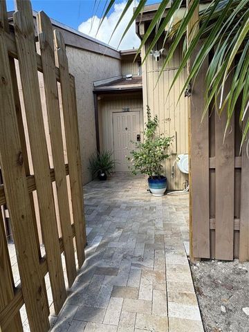 8011 SW 22nd Ct 8011, Davie, FL 33324