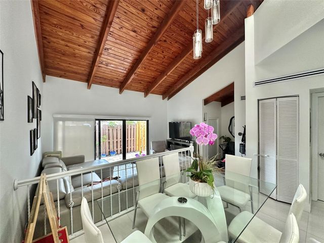 8011 SW 22nd Ct 8011, Davie, FL 33324