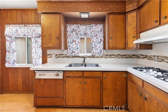 5629 Brushton, Los Angeles, CA 90008