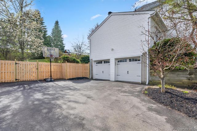 13 William Close, Warwick, NY 10990