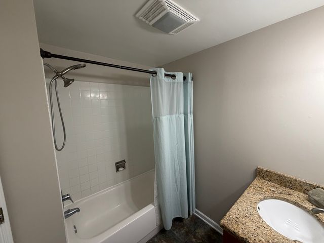 5400 Walnut Avenue 803, Downers Grove, IL 60515