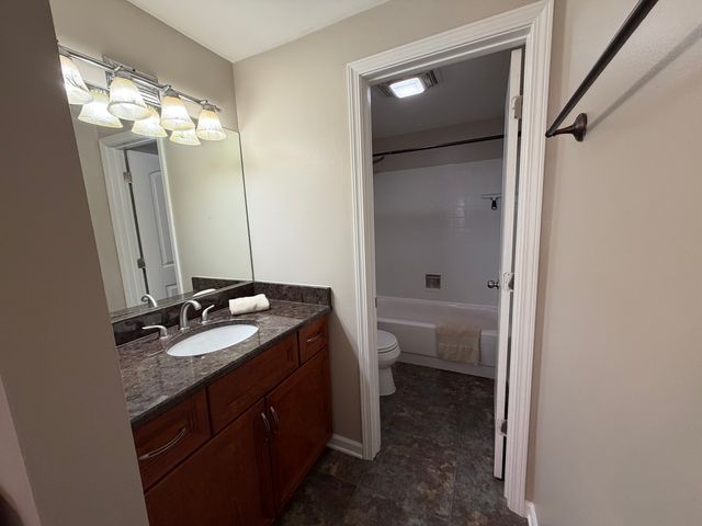 5400 Walnut Avenue 803, Downers Grove, IL 60515