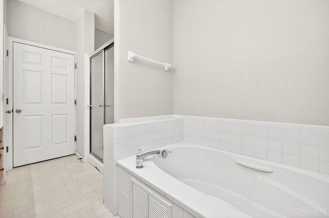 5661 Harbourside Drive, Deerfield Twp., OH 45040