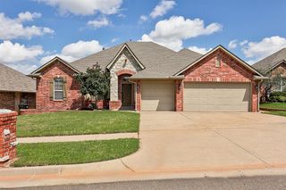 2641 SE 7th Street, Moore, OK 73160