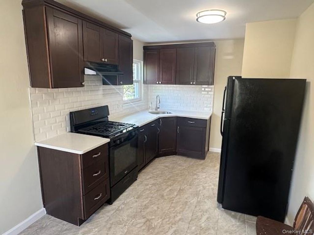 25-56 72 Street, East Elmhurst, NY 11370