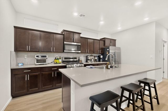 1318 Tierra Verde Loop NW, Los Lunas, NM 87031