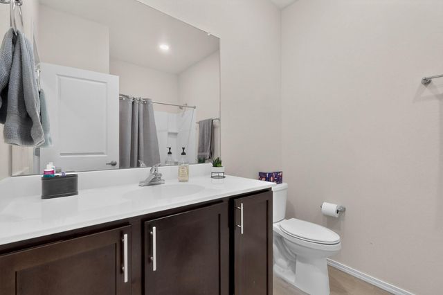 1318 Tierra Verde Loop NW, Los Lunas, NM 87031