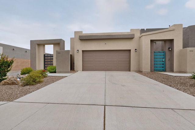 1318 Tierra Verde Loop NW, Los Lunas, NM 87031