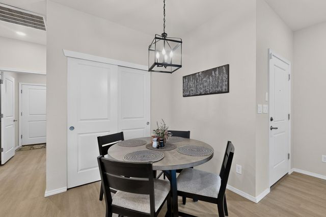 1318 Tierra Verde Loop NW, Los Lunas, NM 87031