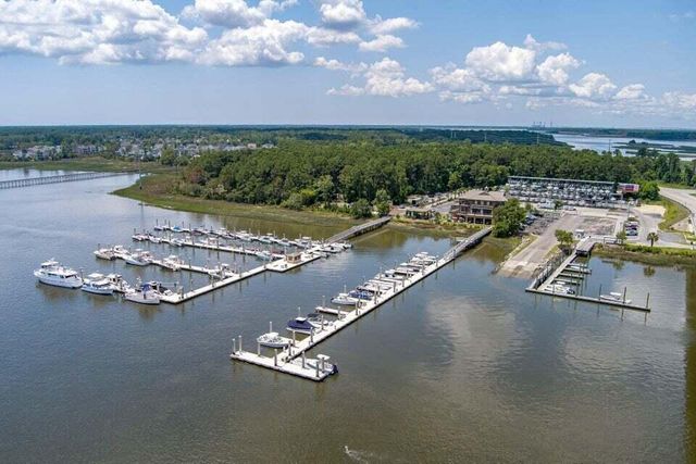 2065 Kings Gate Lane, Mount Pleasant, SC 29466