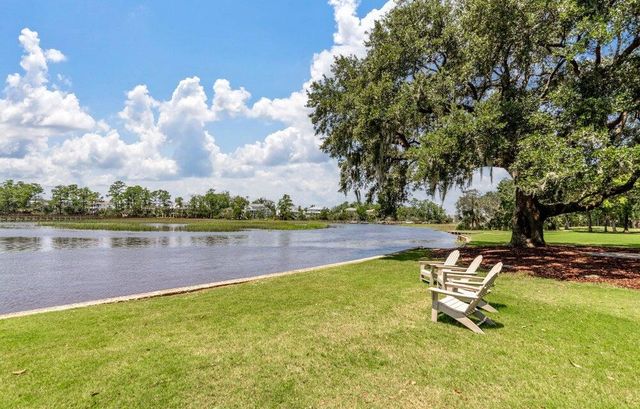 2065 Kings Gate Lane, Mount Pleasant, SC 29466